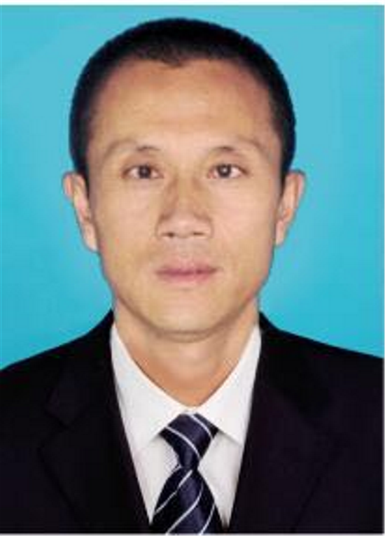 严格基地管理 确保种子质量 ——记生产管理部佘建宏